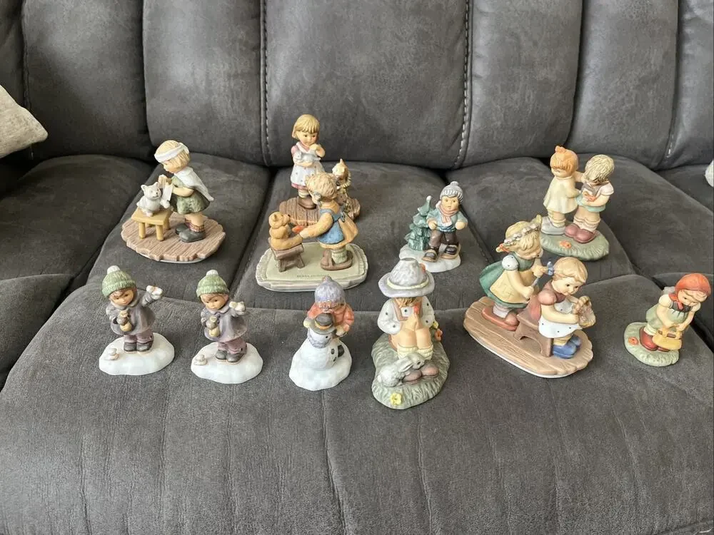 Lot Of 11 Berta Hummel Goebel 2003 Figurine Cat Snowman Swing Children. Perfect!